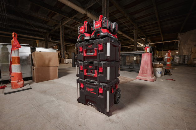 M18 PC6 EU - PACKOUT compatibele lader voor 6 accu's - In Actie