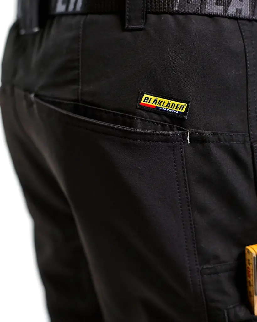 144918459900_Short_Stretch_Zwart_Rugzijde_Details.webp